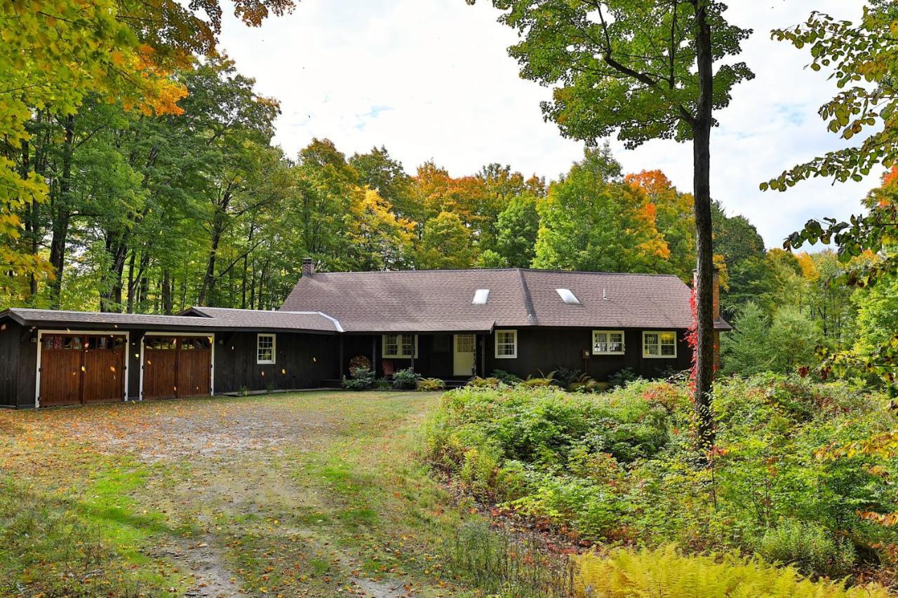Forest Mountain Escape- Beautiful Mountaintop Escape In Mendon, Vt, 20 Min To Killington 14 To Pico, Home Kültér fotó